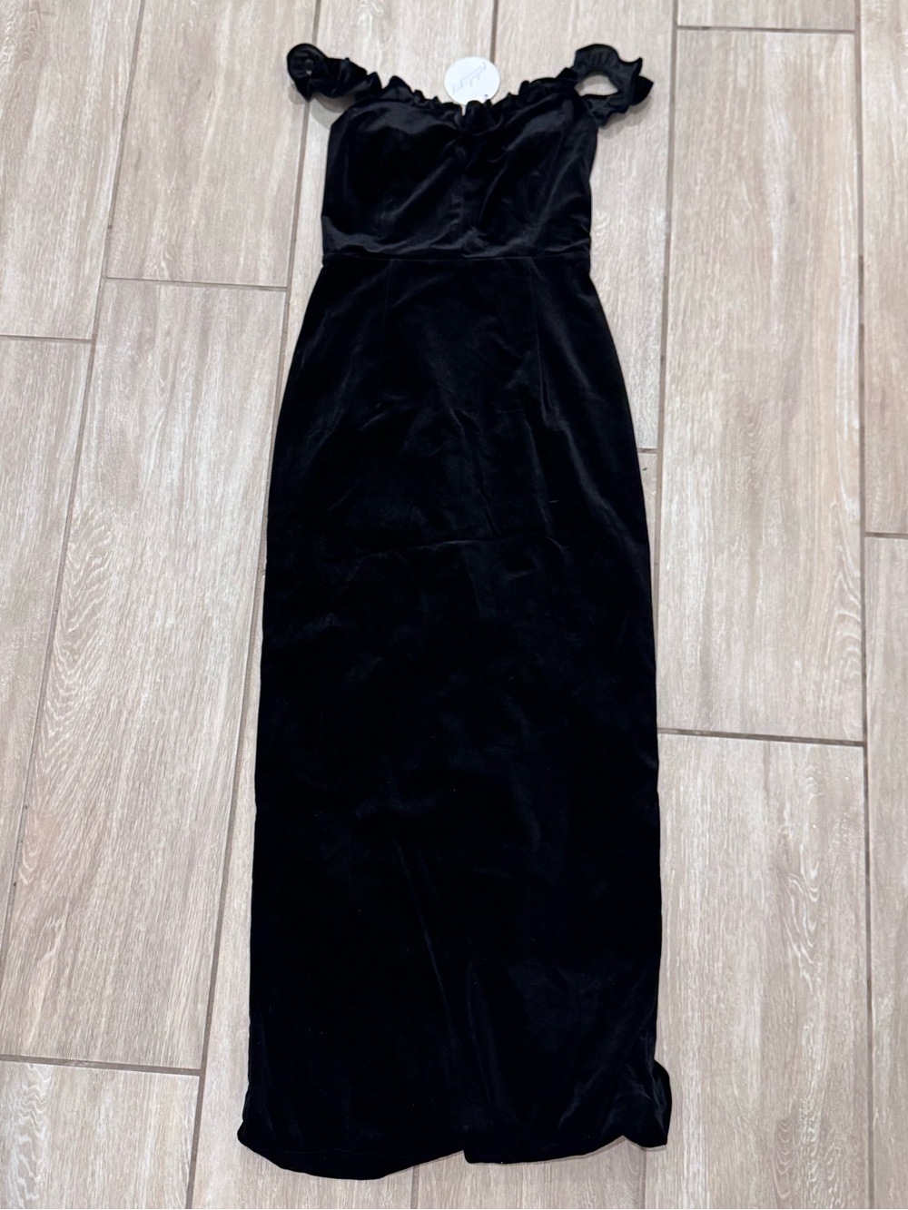 Petal & Pup Black Celeste Off Shoulder Velvet Maxi Dress - Picture 3 of 4